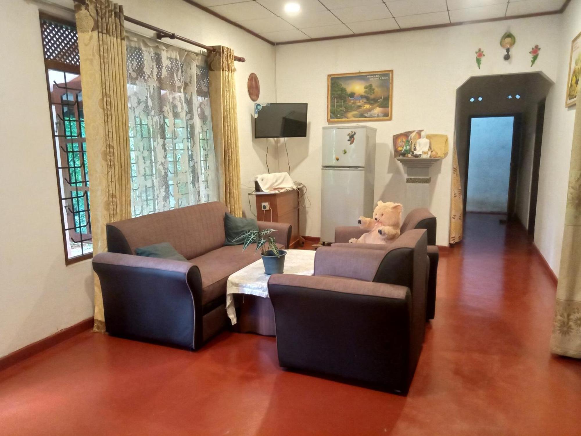 Opara Palace Homestay *