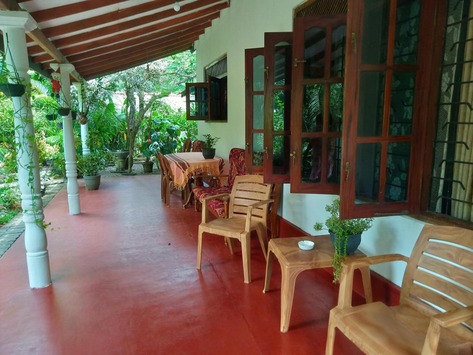 Opara Palace Homestay *